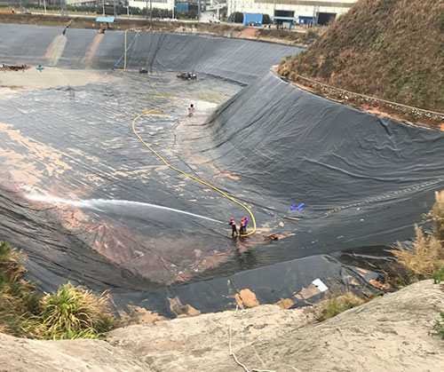 城中废水池清理
